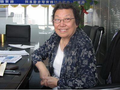 清华大学教育基金会(香港)董事覃润琼寄语海外